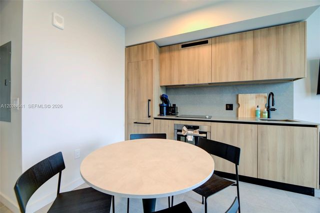 121 NE 5th St 3103, Miami, FL 33132
