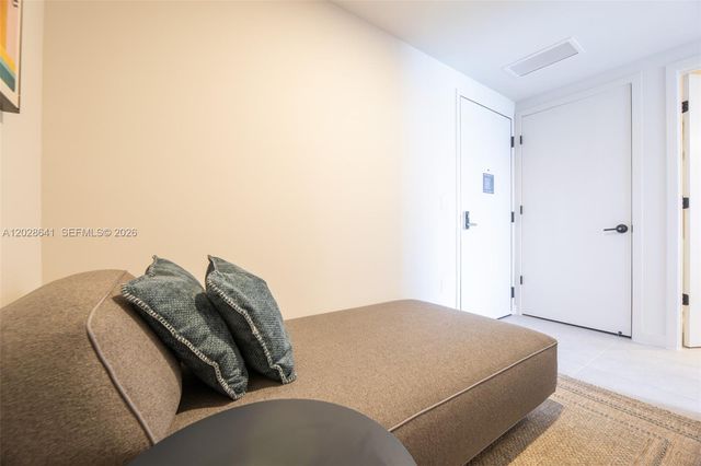 121 NE 5th St 3103, Miami, FL 33132