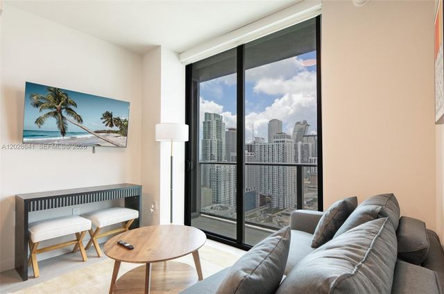 121 NE 5th St 3103, Miami, FL 33132