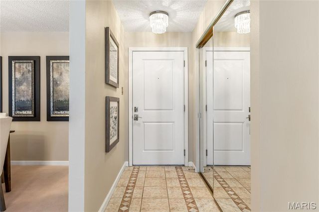 14443 Bantry Lane 24, Chesterfield, MO 63017