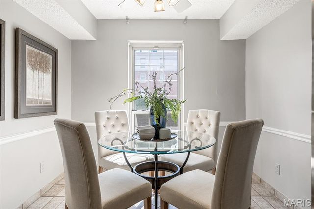 14443 Bantry Lane 24, Chesterfield, MO 63017