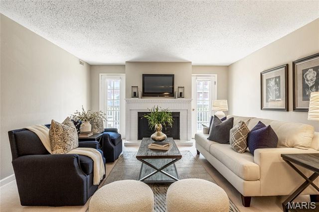 14443 Bantry Lane 24, Chesterfield, MO 63017