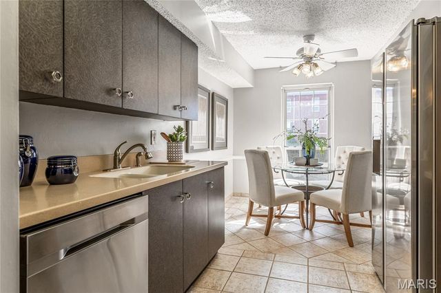 14443 Bantry Lane 24, Chesterfield, MO 63017