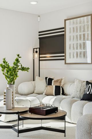 3735 Holbrook Drive, Waconia, MN 55387