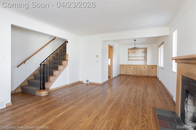 513 Saint Clair Avenue, Grosse Pointe, MI 48230