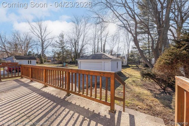 513 Saint Clair Avenue, Grosse Pointe, MI 48230