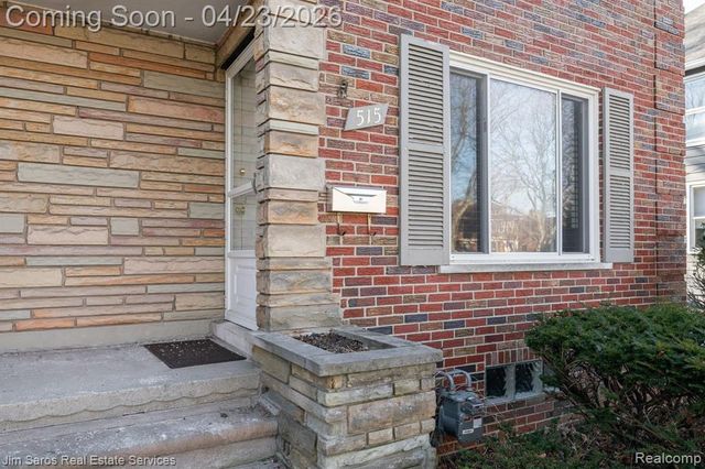 513 Saint Clair Avenue, Grosse Pointe, MI 48230