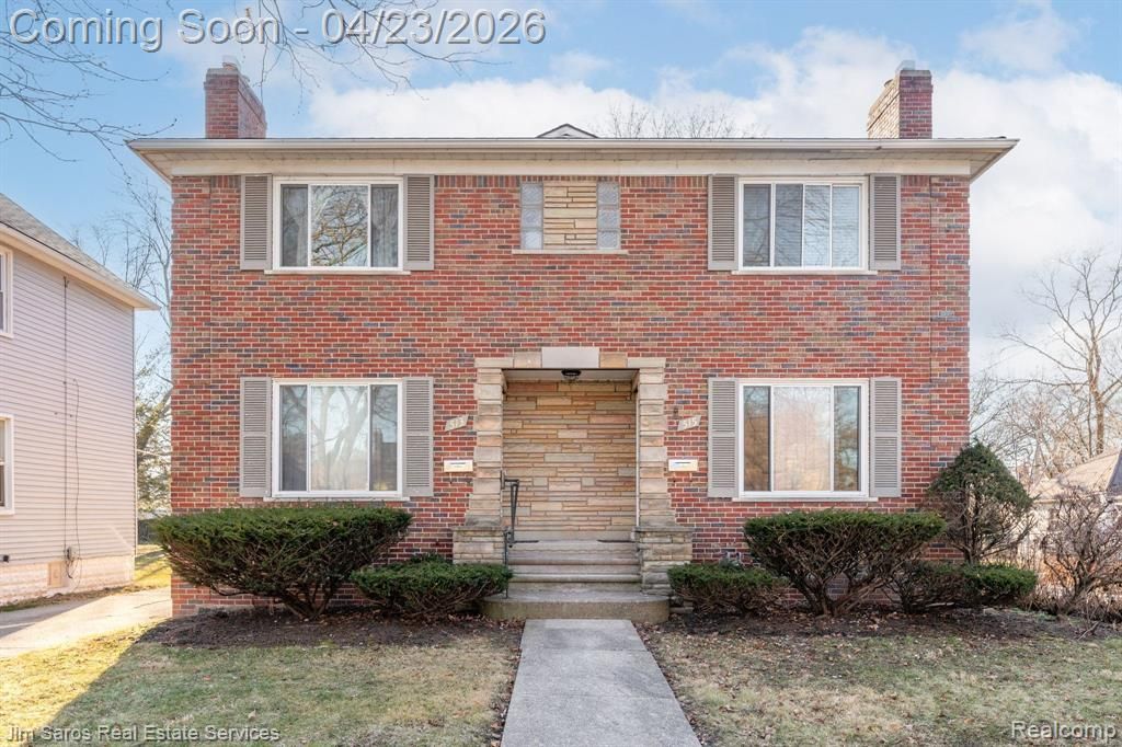 513 Saint Clair Avenue, Grosse Pointe, MI 48230