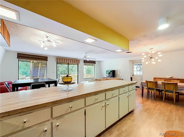 7536 S Bobcat Point, Floral City, FL 34436