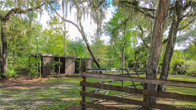 7536 S Bobcat Point, Floral City, FL 34436