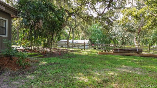 7536 S Bobcat Point, Floral City, FL 34436