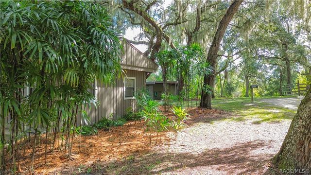 7536 S Bobcat Point, Floral City, FL 34436