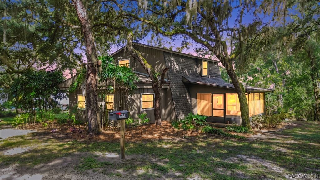 7536 S Bobcat Point, Floral City, FL 34436