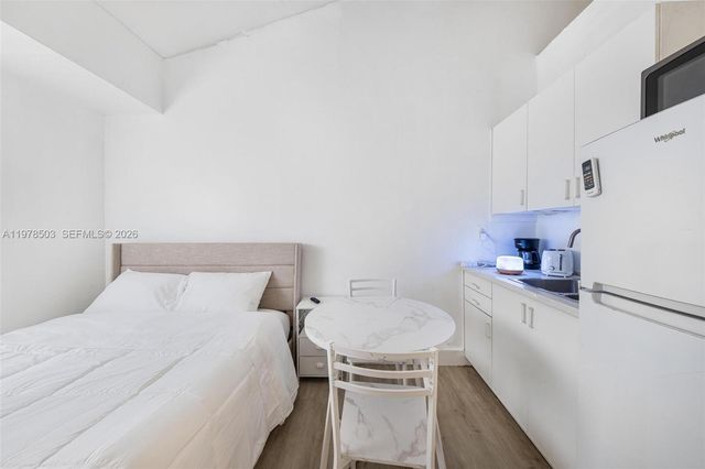 2520 SW 20th St 1, Miami, FL 33145