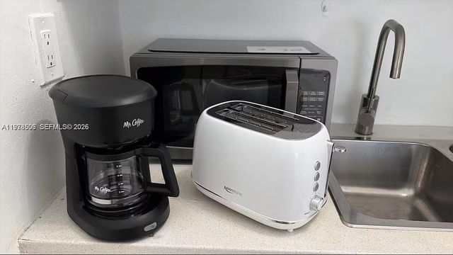 2520 SW 20th St 1, Miami, FL 33145