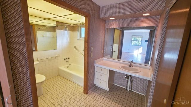 9340 Wilcox Drive, Colerain Twp, OH 45251