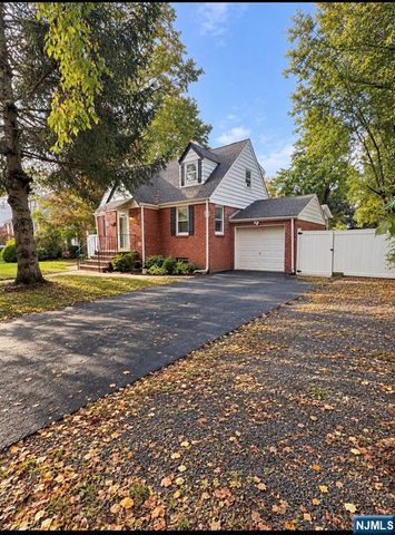 24 5th Avenue, Westwood, NJ 07675