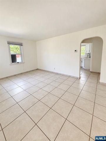 24 5th Avenue, Westwood, NJ 07675
