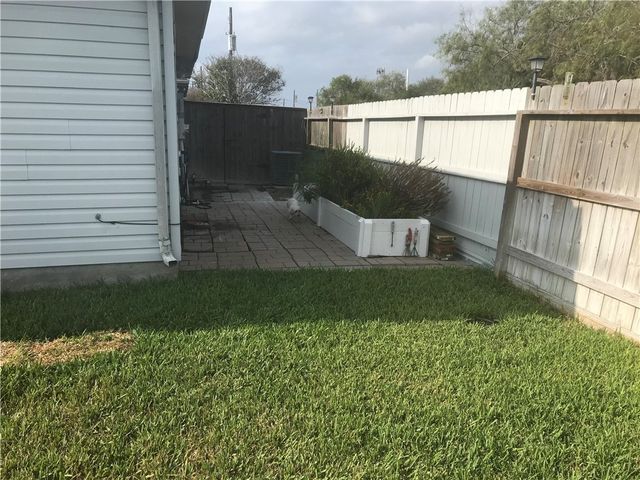 5026 Yorktown Blvd 29, Corpus Christi, TX 78413