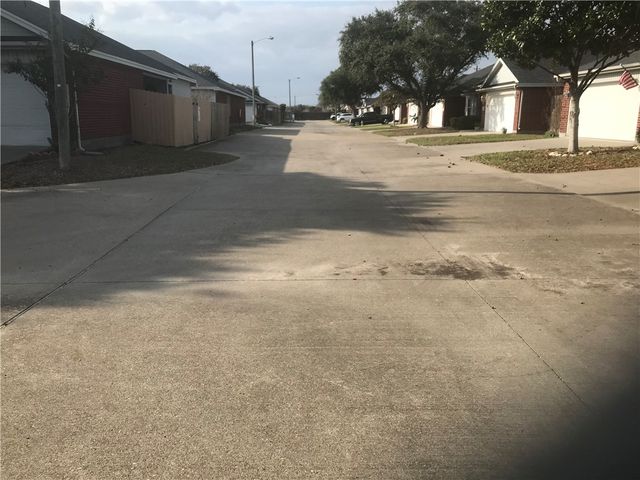 5026 Yorktown Blvd 29, Corpus Christi, TX 78413