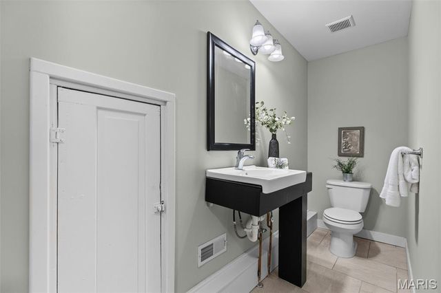 7065 Waterman Avenue, University City, MO 63130