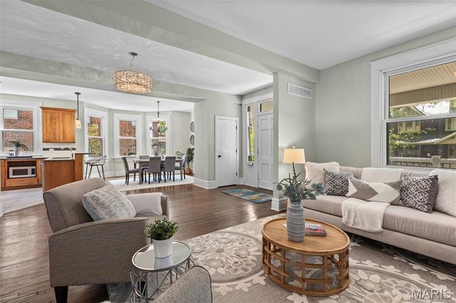 7065 Waterman Avenue, University City, MO 63130