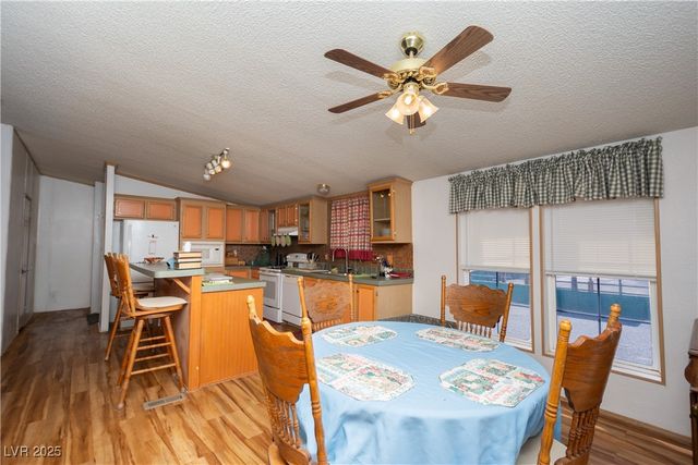 3860 Sagebrush Avenue, Pahrump, NV 89048