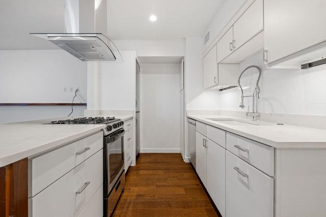 505 W 7th ST 215, Austin, TX 78701