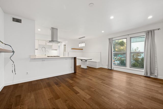 505 W 7th ST 215, Austin, TX 78701