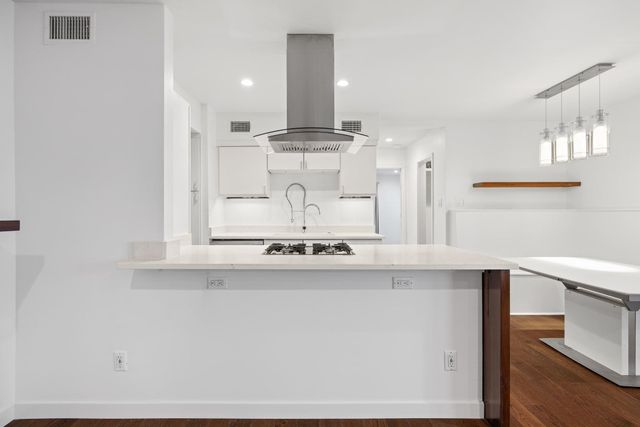 505 W 7th ST 215, Austin, TX 78701