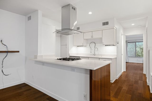 505 W 7th ST 215, Austin, TX 78701