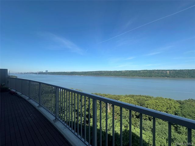 4465 Douglas Avenue 15H, Bronx, NY 10471