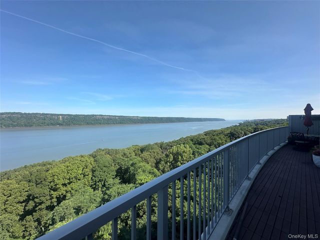 4465 Douglas Avenue 15H, Bronx, NY 10471