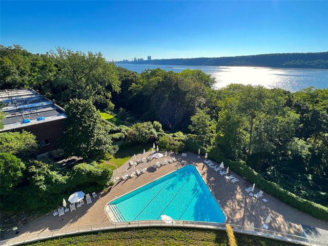 4465 Douglas Avenue 15H, Bronx, NY 10471