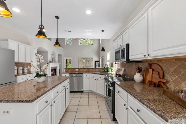 2515 Ashton Village Dr, San Antonio, TX 78248