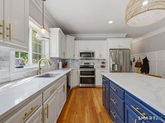 15 Fox Ridge Lane, Hebron, CT 06248