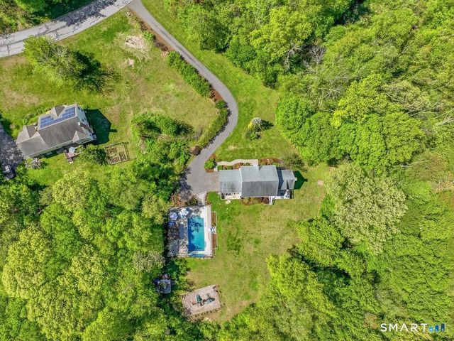 15 Fox Ridge Lane, Hebron, CT 06248