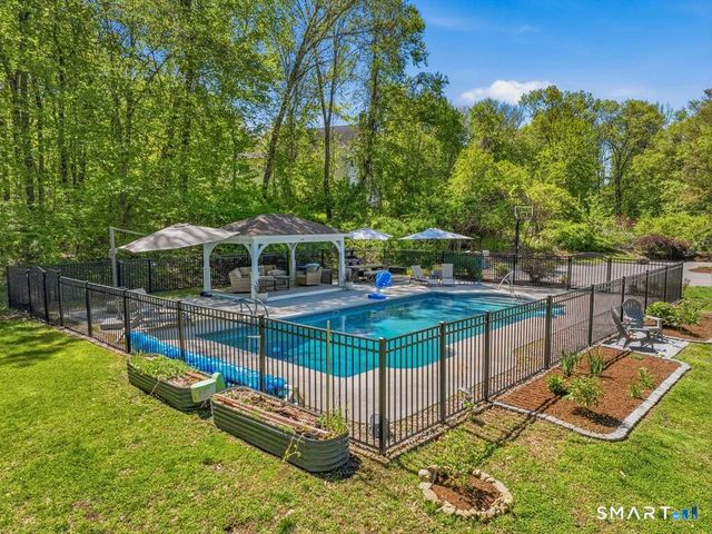 15 Fox Ridge Lane, Hebron, CT 06248