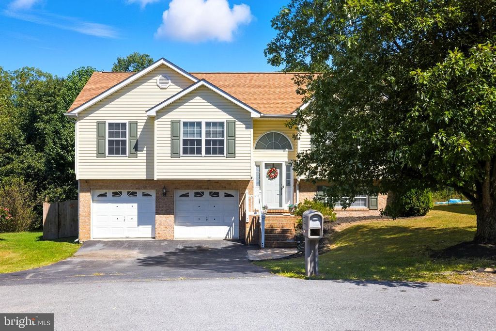 84 PLANET CT, Martinsburg, WV 25404