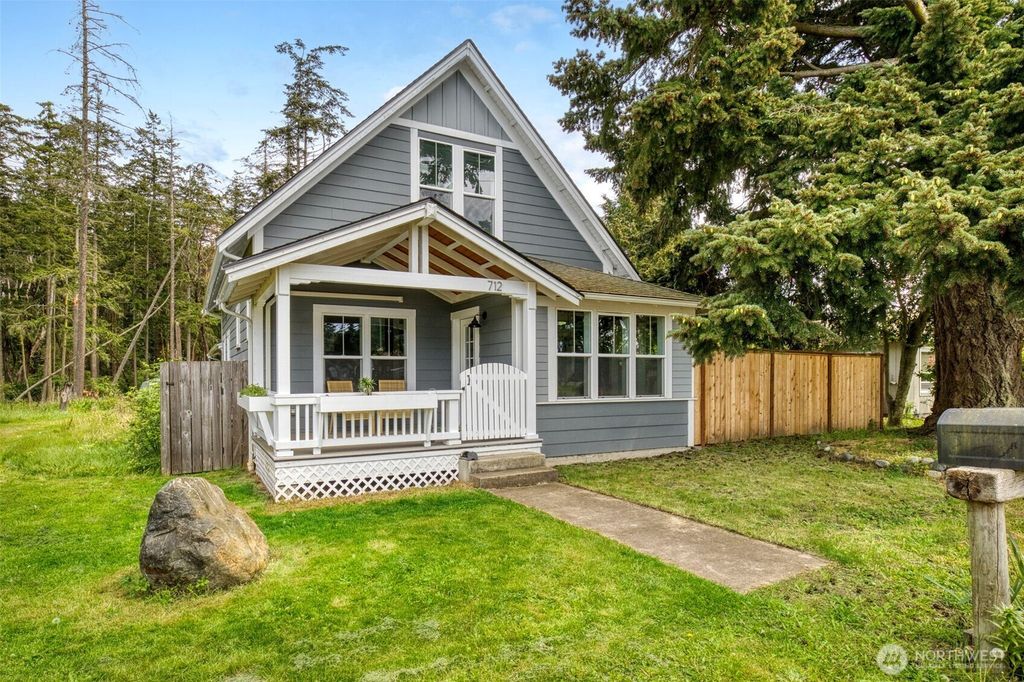 712 McPherson Street, Port Townsend, WA 98368