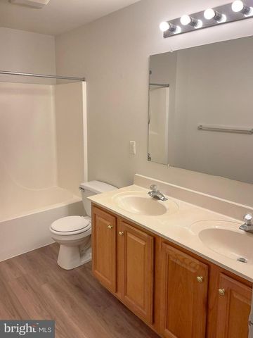 1853 SHADY OAK DR, Mount Joy, PA 17552