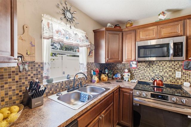 701 58TH AVENUE S, St Petersburg, FL 33705