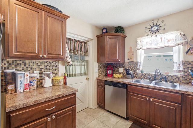 701 58TH AVENUE S, St Petersburg, FL 33705