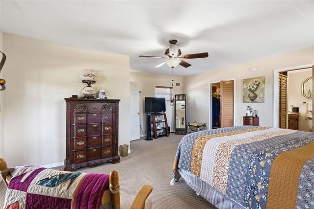701 58TH AVENUE S, St Petersburg, FL 33705