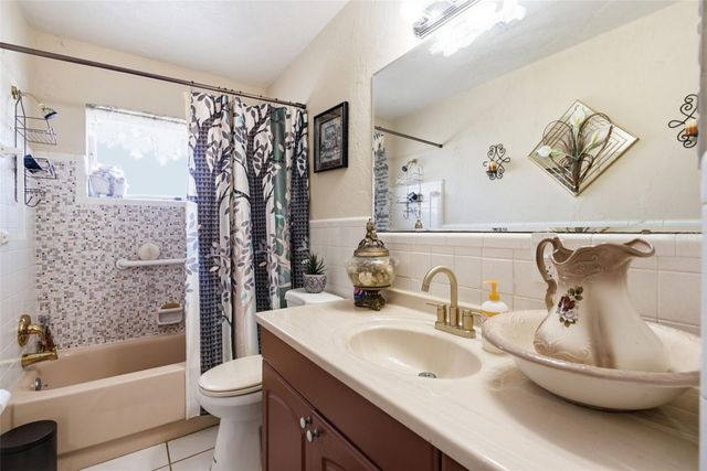 701 58TH AVENUE S, St Petersburg, FL 33705