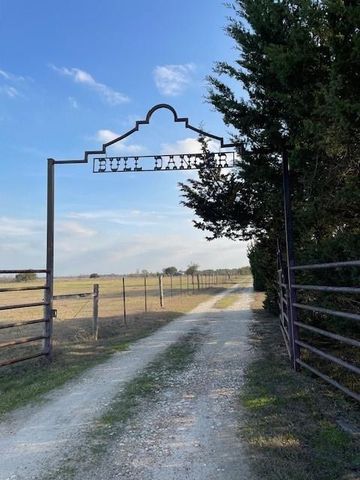 7198 Cr 208, Navasota, TX 77868