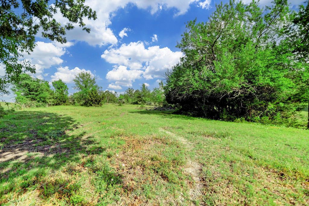 7198 Cr 208, Navasota, TX 77868