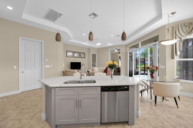 9377 Via Grande W, Wellington, FL 33411