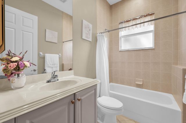 9377 Via Grande W, Wellington, FL 33411
