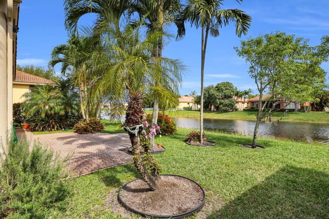 9377 Via Grande W, Wellington, FL 33411